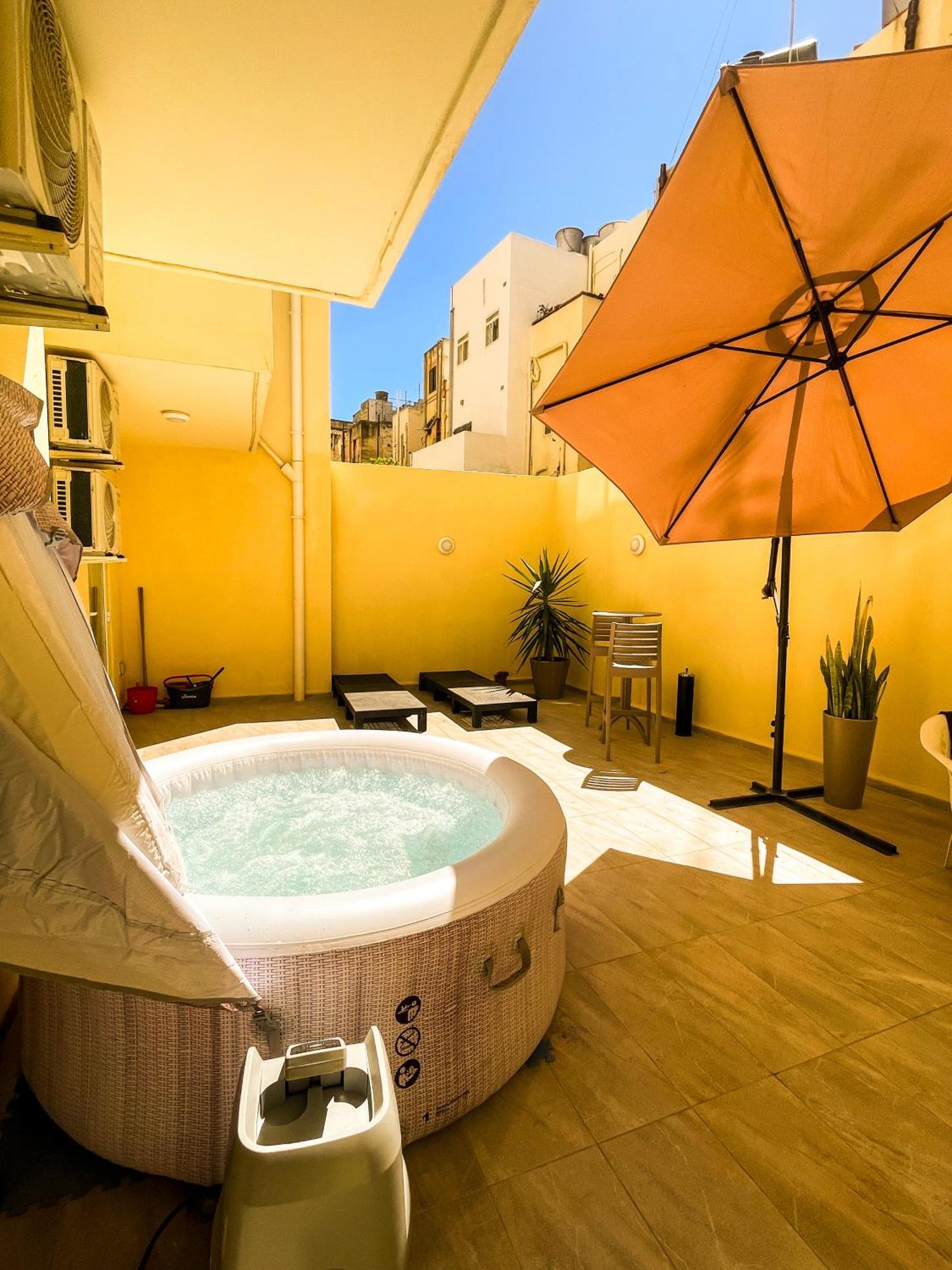 Sliema Jacuzzi Flatアパートメント エクステリア 写真